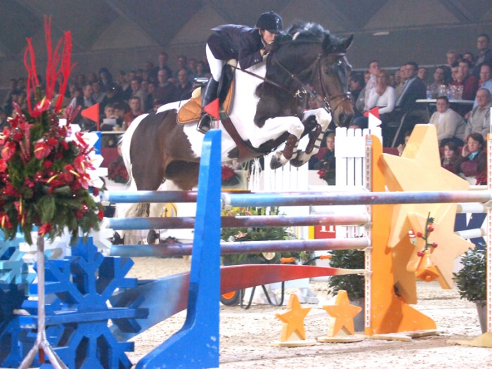 Hanne Mertens en Watamin (Vader Nabab de Reve) winnen finale 1.25m in Mechelen